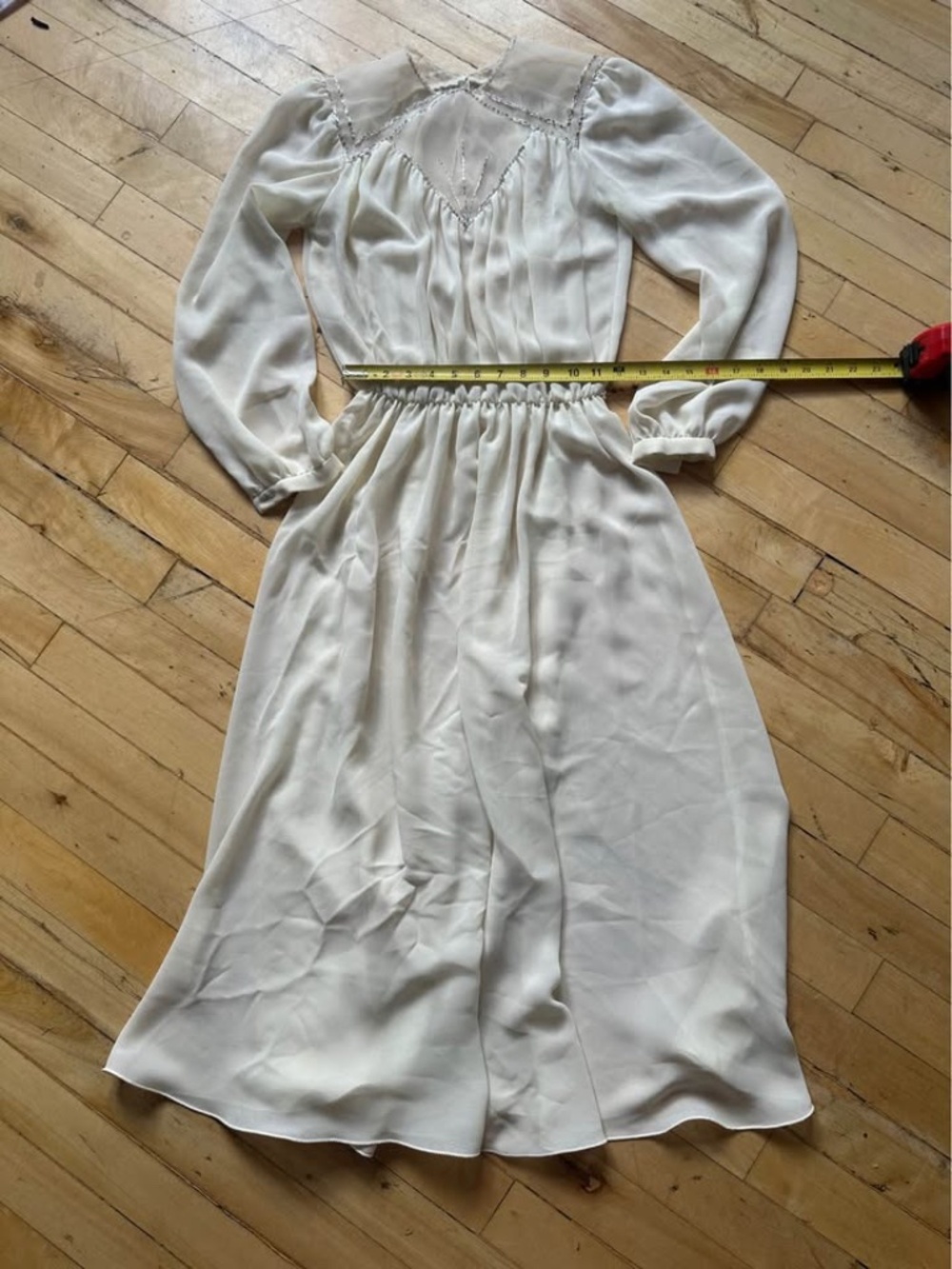 Vintage white beaded dress - Picture 3 of 3